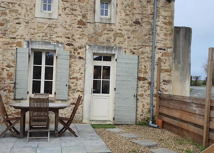 Casa de Férias Les Fruitiers De La Sulpiciere La Vigne Cholet